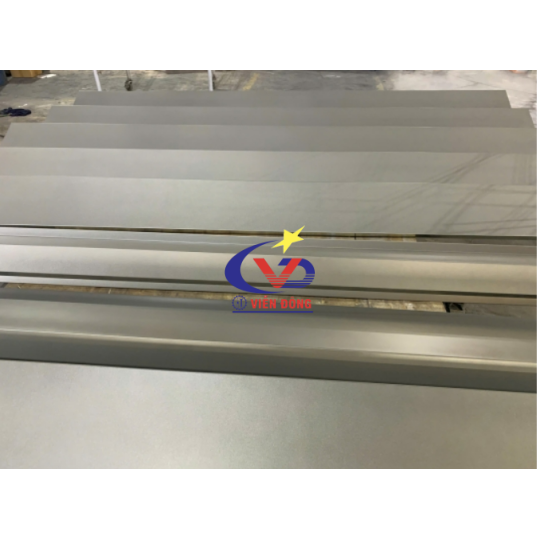 Sơn tĩnh điện diềm mái canopy cho dự án Lego VSIP 3 Bình Dương